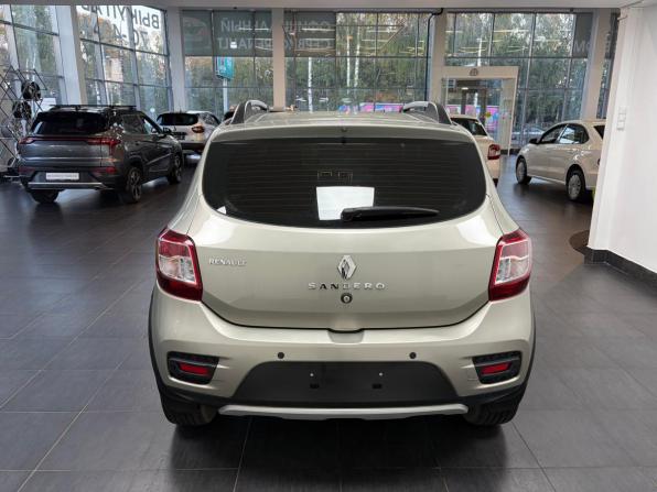 Renault Sandero II с пробегом 2018 года, цена 946 000 рублей, 43500 км, хэтчбек, Автокод Объявления