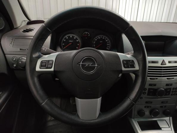 Opel Astra H Рестайлинг с пробегом 2013 года, цена 645 000 рублей, 169378 км, хэтчбек, Автокод Объявления