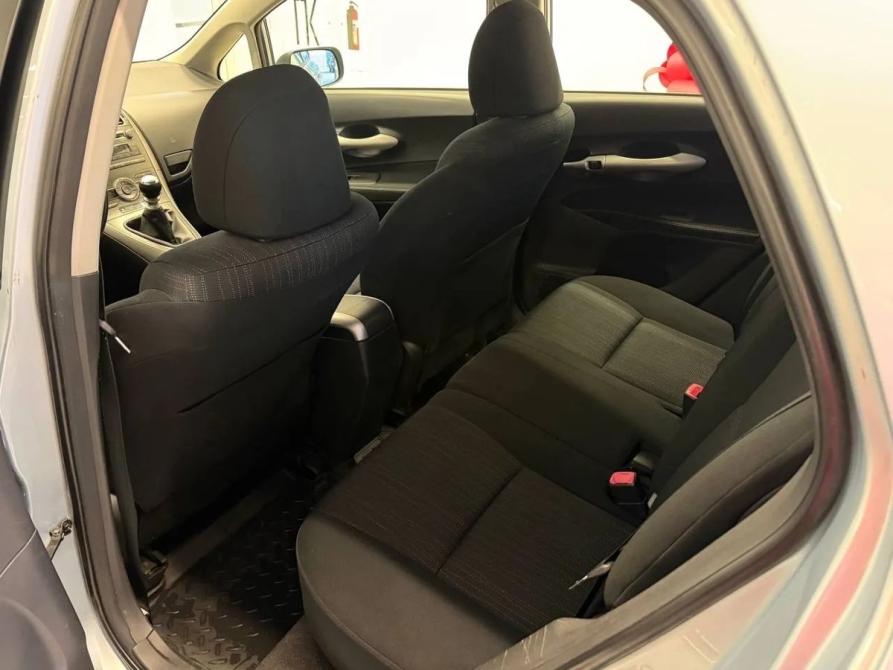 Toyota Auris I Челябинск  - изображение 9