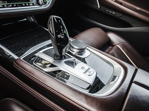 BMW 7 серии VI (G11/G12) Рестайлинг с пробегом 2019 года, цена 5 990 000 рублей, 98326 км, седан, Автокод Объявления