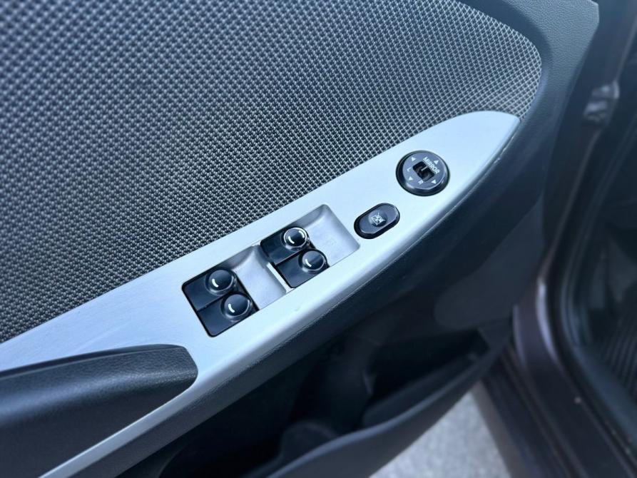 Hyundai Solaris I Рестайлинг Ижевск  - изображение 12