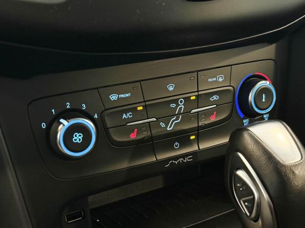 Ford Focus III Рестайлинг с пробегом 2015 года, цена 970 000 рублей, 114637 км, хэтчбек, Автокод Объявления