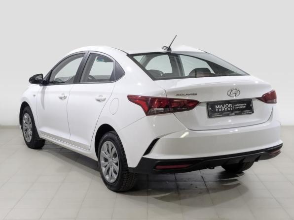 Hyundai Solaris II Рестайлинг с пробегом 2022 года, цена 1 740 000 рублей, 61112 км, седан, Автокод Объявления