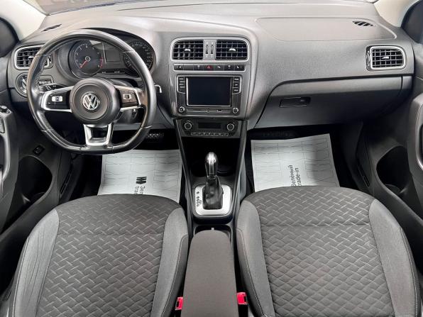 Volkswagen Polo V Рестайлинг с пробегом 2018 года, цена 1 350 000 рублей, 117400 км, седан, Автокод Объявления