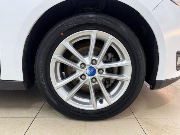 Ford Focus III Рестайлинг с пробегом 2015 года, цена 890 000 рублей, 256385 км, универсал, Автокод Объявления