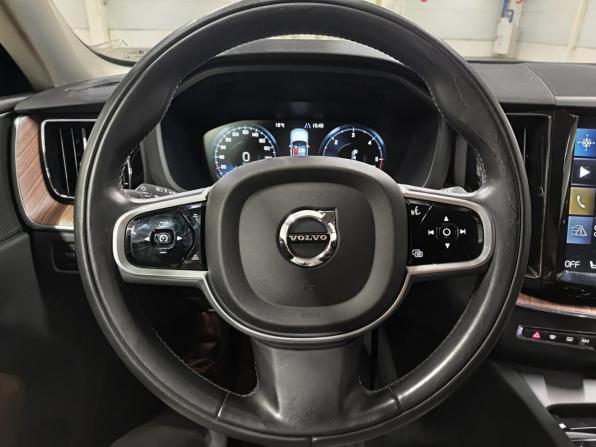 Volvo XC60 II с пробегом 2018 года, цена 4 150 000 рублей, 63401 км, внедорожник, Автокод Объявления