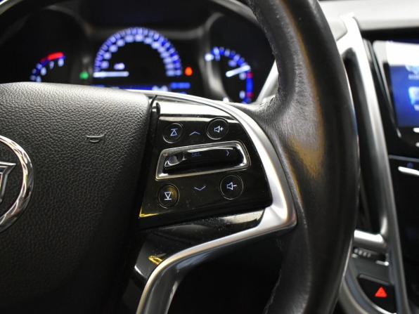 Cadillac SRX II Рестайлинг с пробегом 2015 года, цена 1 970 000 рублей, 132000 км, внедорожник, Автокод Объявления