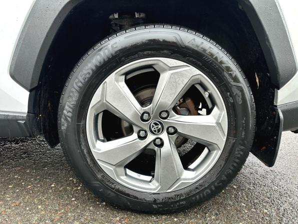 Toyota RAV4 V (XA50) с пробегом 2021 года, цена 3 315 000 рублей, 98470 км, внедорожник, Автокод Объявления