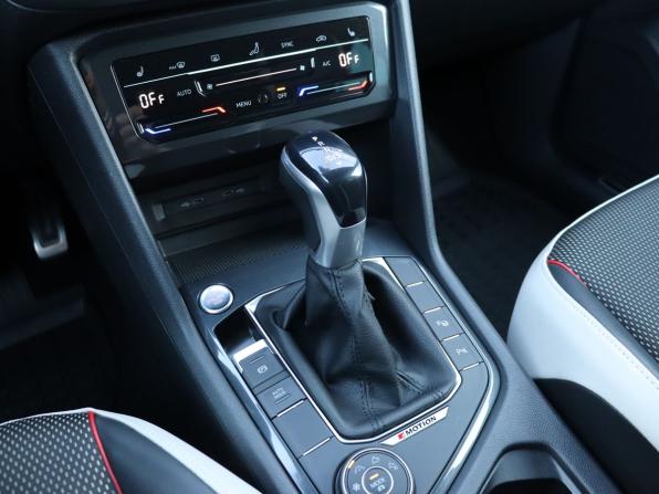 Volkswagen Tiguan II Рестайлинг с пробегом 2021 года, цена 3 099 000 рублей, 84544 км, внедорожник, Автокод Объявления