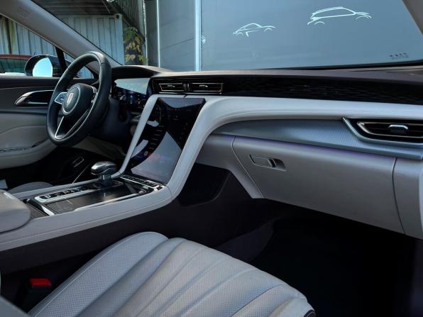 Hongqi H5 II с пробегом 2023 года, цена 2 985 200 рублей, 27616 км, седан, Автокод Объявления
