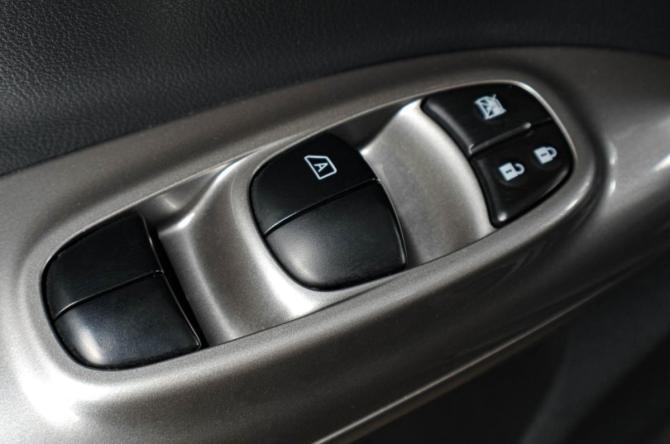 Nissan Juke I с пробегом 2014 года, цена 1 219 000 рублей, 186000 км, внедорожник, Автокод Объявления