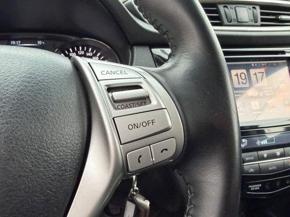 Nissan Qashqai II с пробегом 2018 года, цена 1 615 000 рублей, 101040 км, внедорожник, Автокод Объявления