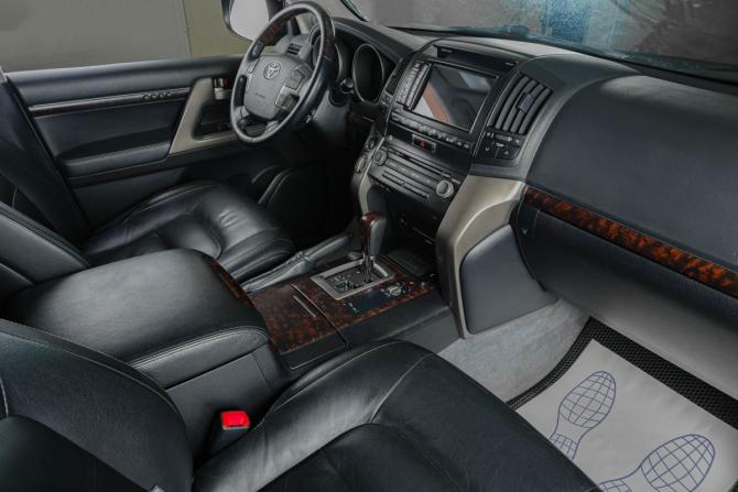 Toyota Land Cruiser 200 Series с пробегом 2011 года, цена 3 429 000 рублей, 202714 км, внедорожник, Автокод Объявления