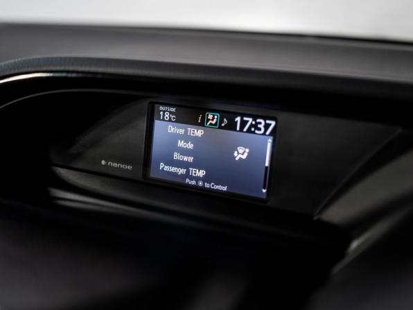 Toyota Esquire I Рестайлинг с пробегом 2018 года, цена 1 850 000 рублей, 201286 км, минивэн, Автокод Объявления