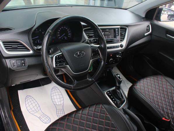 Hyundai Solaris II с пробегом 2018 года, цена 1 011 000 рублей, 147149 км, седан, Автокод Объявления