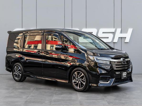Honda Stepwgn V Рестайлинг с пробегом 2018 года, цена 2 395 000 рублей, 93367 км, минивэн, Автокод Объявления