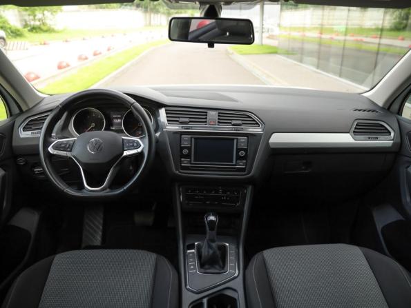 Volkswagen Tiguan II Рестайлинг с пробегом 2021 года, цена 2 614 000 рублей, 33911 км, внедорожник, Автокод Объявления