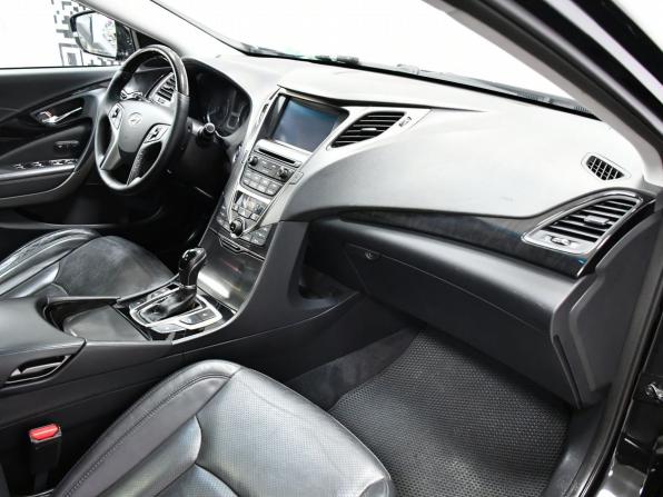 Hyundai Grandeur V с пробегом 2013 года, цена 1 657 000 рублей, 157800 км, седан, Автокод Объявления