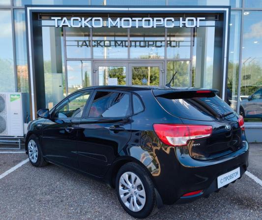 Kia Rio III Рестайлинг с пробегом 2016 года, цена 997 500 рублей, 108000 км, хэтчбек, Автокод Объявления