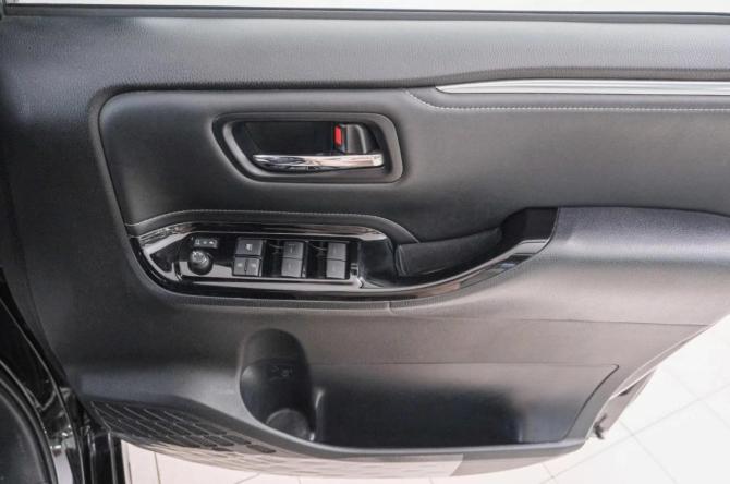 Toyota Esquire I Рестайлинг с пробегом 2021 года, цена 3 089 000 рублей, 64300 км, минивэн, Автокод Объявления