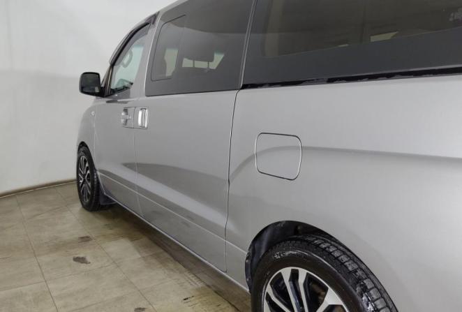 Hyundai H-1 II с пробегом 2015 года, цена 1 640 000 рублей, 352777 км, минивэн, Автокод Объявления