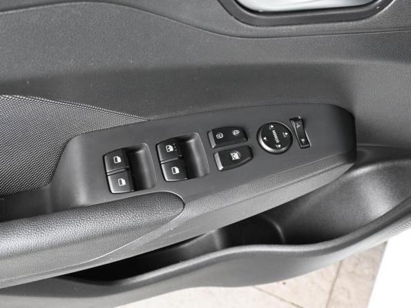 Hyundai Solaris II с пробегом 2018 года, цена 1 549 000 рублей, 125913 км, седан, Автокод Объявления