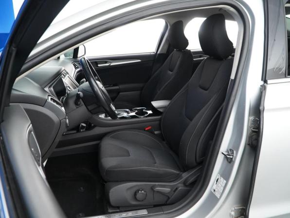 Ford Mondeo V с пробегом 2015 года, цена 1 550 000 рублей, 143143 км, седан, Автокод Объявления
