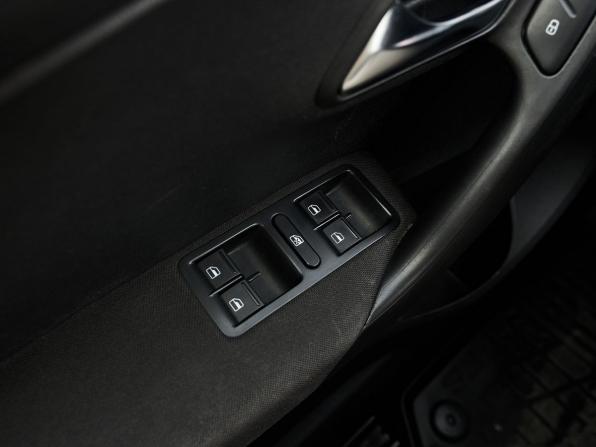 Volkswagen Polo V Рестайлинг с пробегом 2019 года, цена 1 194 000 рублей, 98853 км, седан, Автокод Объявления