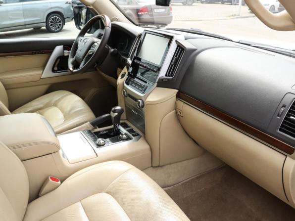 Toyota Land Cruiser 200 Series Рестайлинг 2 с пробегом 2016 года, цена 5 400 000 рублей, 227246 км, внедорожник, Автокод Объявления