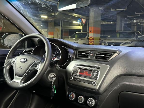 Kia Rio III Рестайлинг с пробегом 2016 года, цена 1 140 000 рублей, 63457 км, седан, Автокод Объявления
