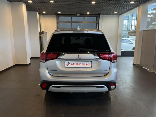 Mitsubishi Outlander III Рестайлинг 3 с пробегом 2019 года, цена 2 499 000 рублей, 67624 км, внедорожник, Автокод Объявления