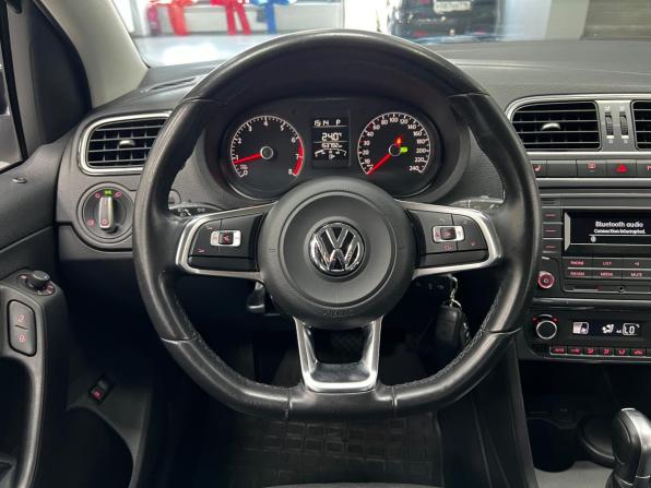 Volkswagen Polo V Рестайлинг с пробегом 2020 года, цена 1 180 000 рублей, 153000 км, седан, Автокод Объявления