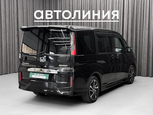Honda Stepwgn V Рестайлинг с пробегом 2017 года, цена 2 085 000 рублей, 92000 км, минивэн, Автокод Объявления