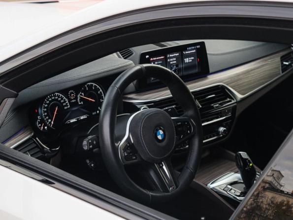 BMW 5 серии VII (G30/G31/G38) с пробегом 2017 года, цена 3 699 000 рублей, 189000 км, седан, Автокод Объявления