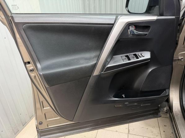 Toyota RAV4 IV (XA40) Рестайлинг с пробегом 2018 года, цена 2 219 000 рублей, 209369 км, внедорожник, Автокод Объявления