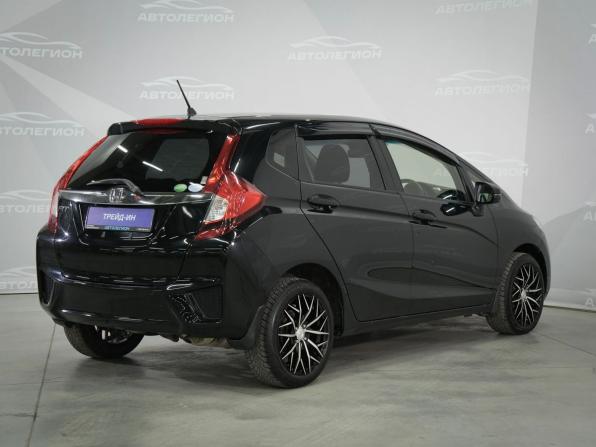 Honda Fit III с пробегом 2015 года, цена 910 000 рублей, 120286 км, хэтчбек, Автокод Объявления