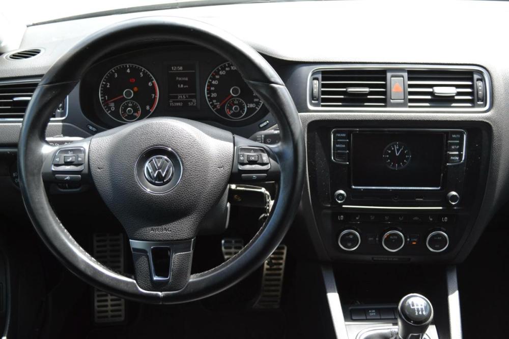 Volkswagen Jetta VI Старый Оскол  - изображение 13