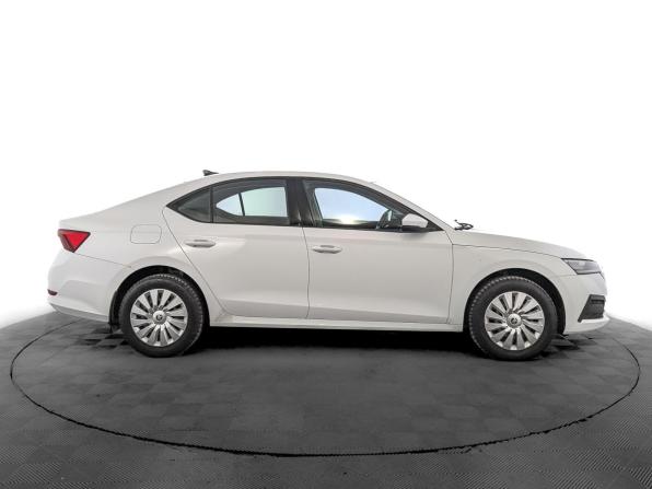 Skoda Octavia IV (A8) с пробегом 2021 года, цена 1 400 000 рублей, 351430 км, лифтбек, Автокод Объявления