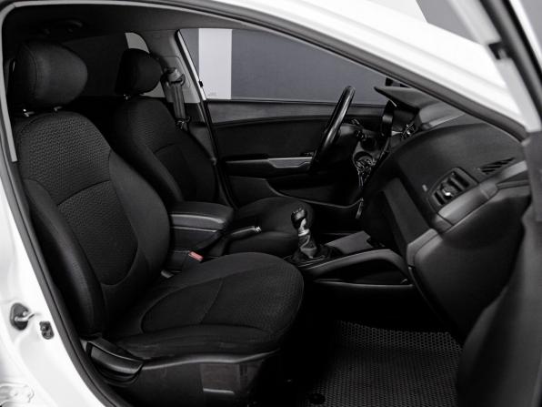 Kia Rio III Рестайлинг с пробегом 2015 года, цена 1 049 900 рублей, 142250 км, седан, Автокод Объявления