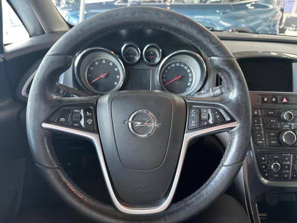 Opel Astra J Рестайлинг с пробегом 2014 года, цена 745 000 рублей, 179000 км, седан, Автокод Объявления