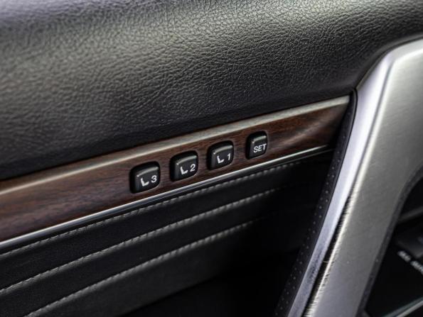 Toyota Land Cruiser 200 Series Рестайлинг 2 с пробегом 2019 года, цена 7 999 000 рублей, 148774 км, внедорожник, Автокод Объявления