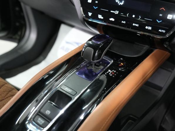 Honda Vezel I с пробегом 2014 года, цена 1 640 000 рублей, 117000 км, внедорожник, Автокод Объявления