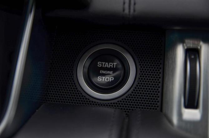 Land Rover Range Rover IV с пробегом 2017 года, цена 4 799 000 рублей, 137440 км, внедорожник, Автокод Объявления