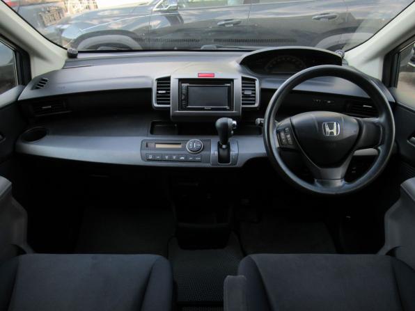Honda Freed I с пробегом 2009 года, цена 900 000 рублей, 160087 км, компактвэн, Автокод Объявления