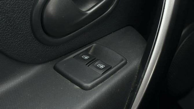 Renault Sandero II с пробегом 2018 года, цена 1 275 000 рублей, 105193 км, хэтчбек, Автокод Объявления