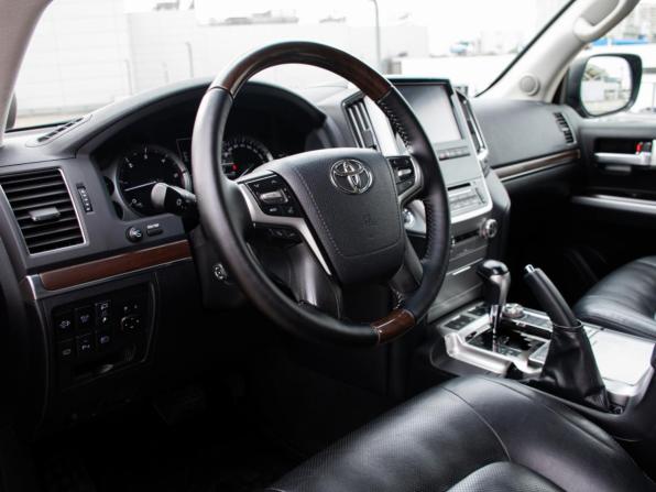 Toyota Land Cruiser 200 Series Рестайлинг 2 с пробегом 2019 года, цена 7 148 000 рублей, 104673 км, внедорожник, Автокод Объявления