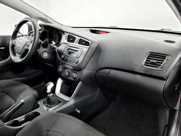 Kia Ceed II с пробегом 2014 года, цена 1 050 000 рублей, 81592 км, универсал, Автокод Объявления