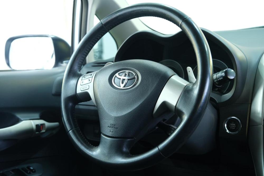 Toyota Auris I Омск  - изображение 13