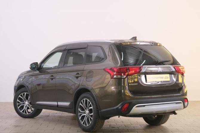 Mitsubishi Outlander III Рестайлинг 2 с пробегом 2017 года, цена 1 999 000 рублей, 112000 км, внедорожник, Автокод Объявления