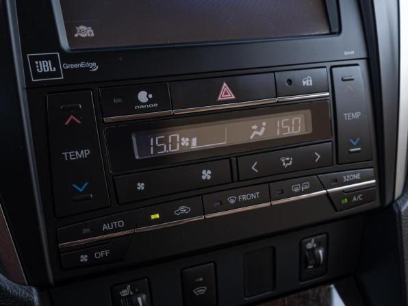 Toyota Camry VII (XV50) Рестайлинг с пробегом 2015 года, цена 2 335 000 рублей, 119167 км, седан, Автокод Объявления